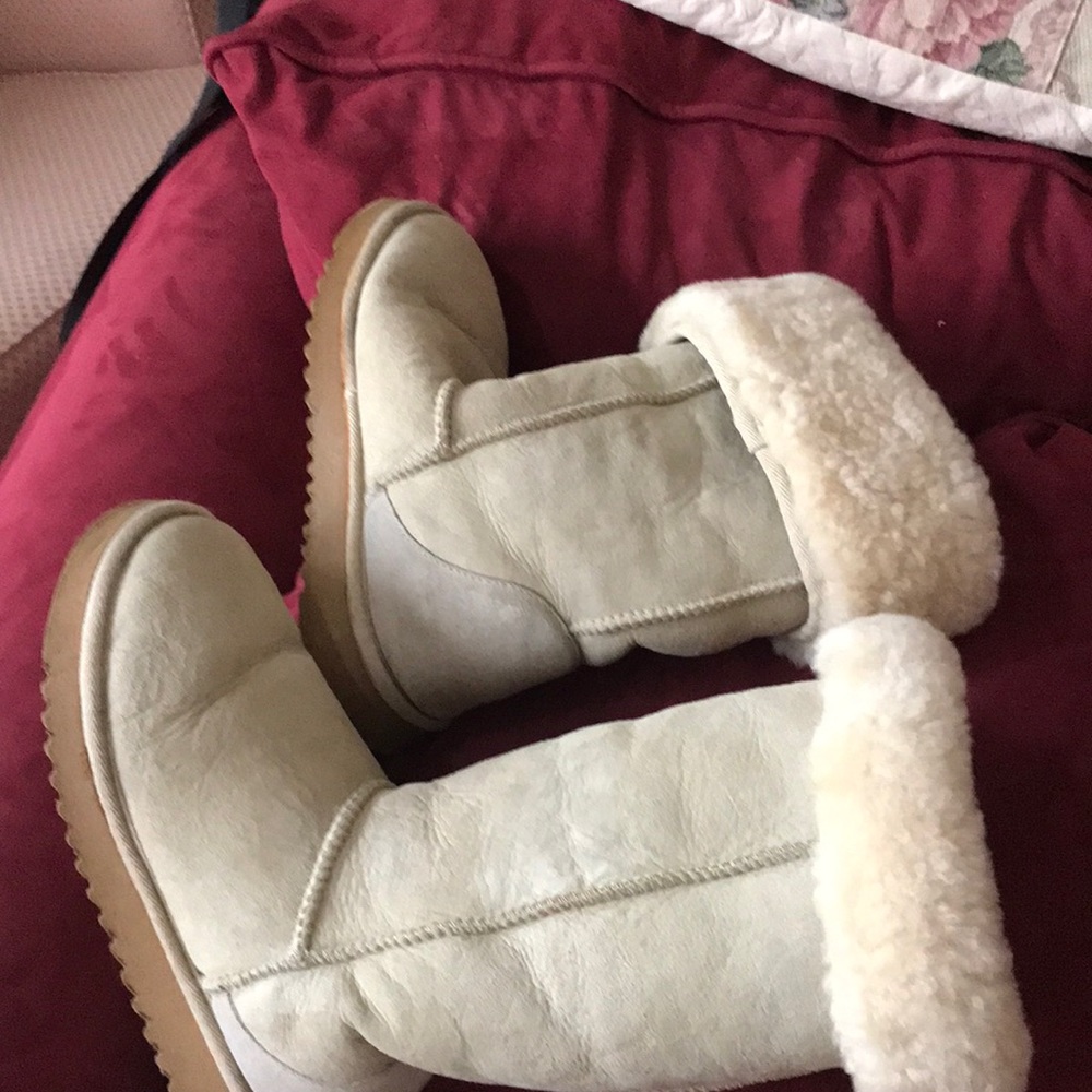 Sheepskin boots size 7
